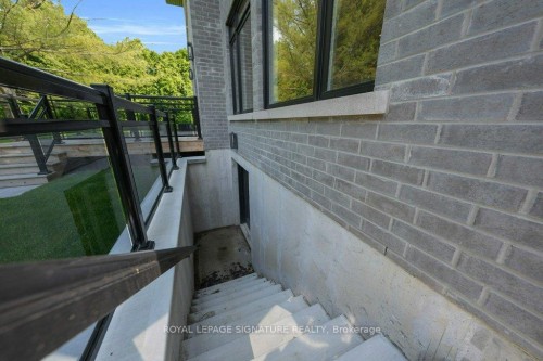 92 Howard Road, Newmarket, ON 