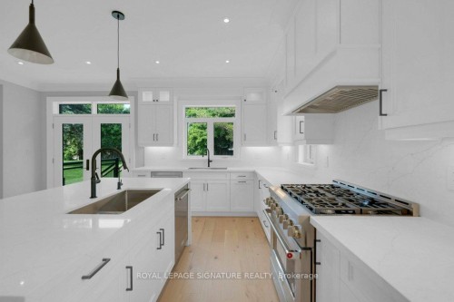 92 Howard Road, Newmarket, ON 