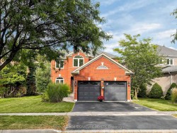81 Pinnacle Trail Aurora, ON L4G 7G6