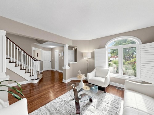 81 Pinnacle Trail, Aurora, ON 