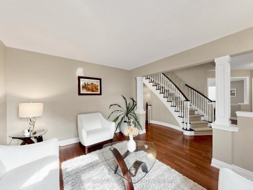 81 Pinnacle Trail, Aurora, ON 