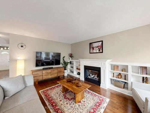81 Pinnacle Trail, Aurora, ON 