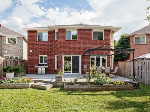 81 Pinnacle Trail, Aurora, ON 
