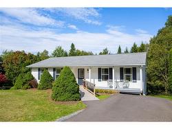 135 Vincent RD Quispamsis, NB E2E 1R1