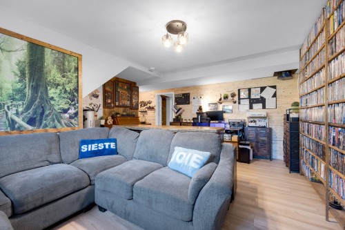 Salle familiale - 356 Rue Sauriol, Saint-Eustache, QC 
