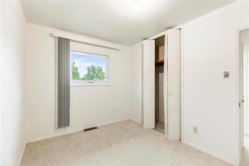 50 Cedar Ave, Garson, MB 