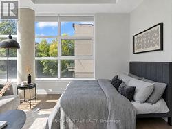 202 - 10 WILLISON SQUARE Toronto, ON M5T 0A8