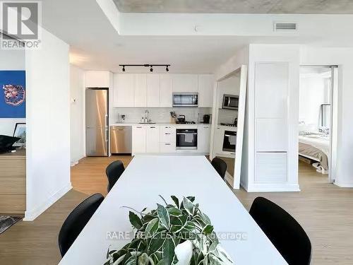 617 - 195 MCCAUL STREET , Toronto, Ontario M5T 1W6 2