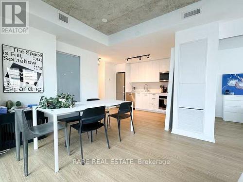 617 - 195 MCCAUL STREET , Toronto, Ontario M5T 1W6 3