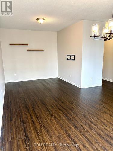 805 KINIW PRIVATE , Ottawa, Ontario K1K 4Z4 5