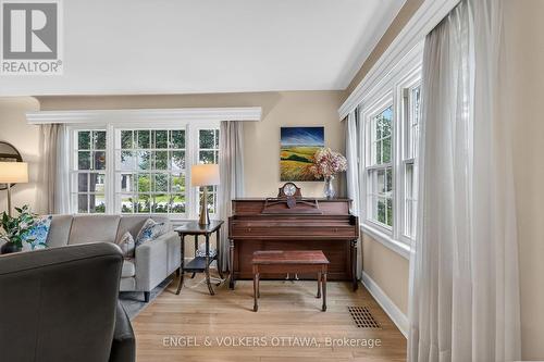 250 Faircrest Road, Ottawa, ON 