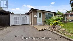 19 FLAMINGO CRESCENT Brampton, ON L6T 2G4
