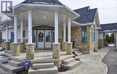 915 BRIARDEAN Road , Cambridge, Ontario N3H 4R6 2