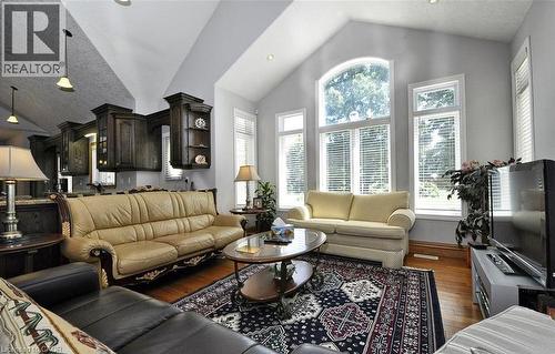 915 BRIARDEAN Road , Cambridge, Ontario N3H 4R6 4