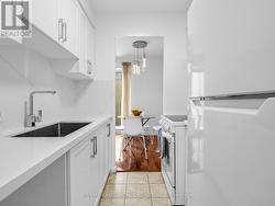 407 - 8 KINGSBRIDGE COURT Toronto, ON M2R 1L5