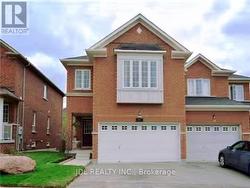 15 MAFFEY CRESCENT Richmond Hill, ON L4S 0A9