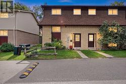 8 - 233 INNISFIL STREET Barrie, ON L4N 3E9