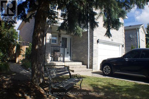24 FALLEN OAK COURT , Brampton, Ontario L6Y 3T5 3