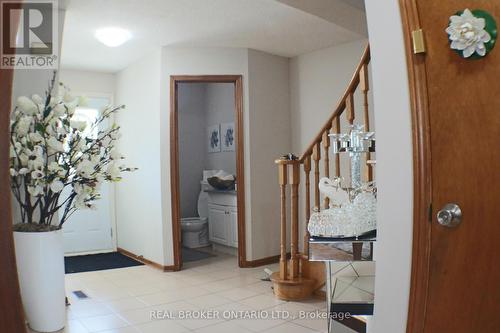 24 FALLEN OAK COURT , Brampton, Ontario L6Y 3T5 4