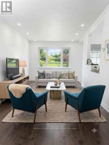 MAIN - 240 PARKVIEW HILL CRESCENT , Toronto, Ontario M4B 1S3 2