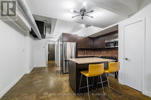 L06 - 201 CARLAW AVENUE , Toronto, Ontario M4M 2S3 3