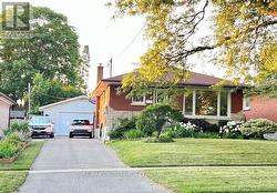 636 SHAKESPEARE AVENUE Oshawa, ON L1H 3H9