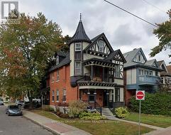 607 MACLAREN STREET Ottawa, ON K1R 5K8