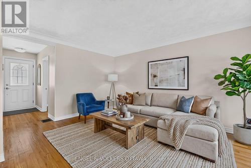 916 Iroquois Road, Ottawa, ON 