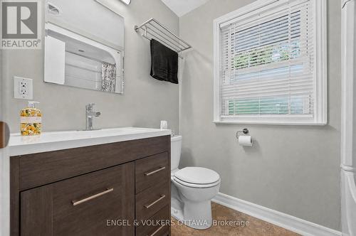 916 Iroquois Road, Ottawa, ON 