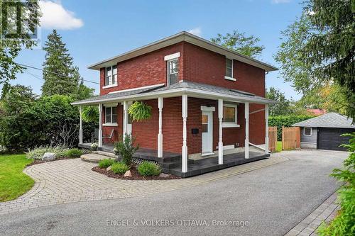 916 Iroquois Road, Ottawa, ON 