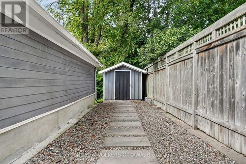916 Iroquois Road, Ottawa, ON 