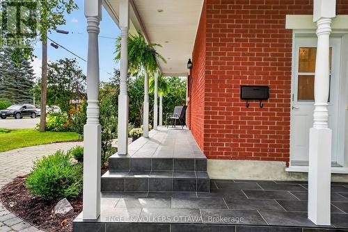 916 Iroquois Road, Ottawa, ON 