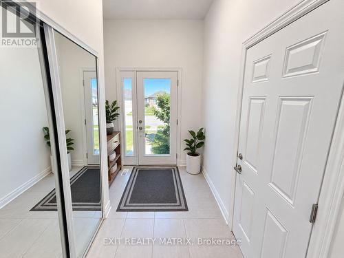 97 RALLIDALE STREET , Ottawa, Ontario K1X 0G7 2
