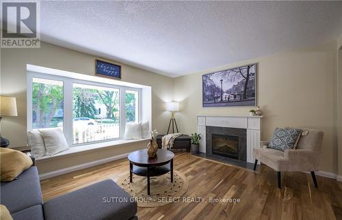 UPPER - 6 KIRKTON COURT , London North (North H), Ontario N5X 1T2 4