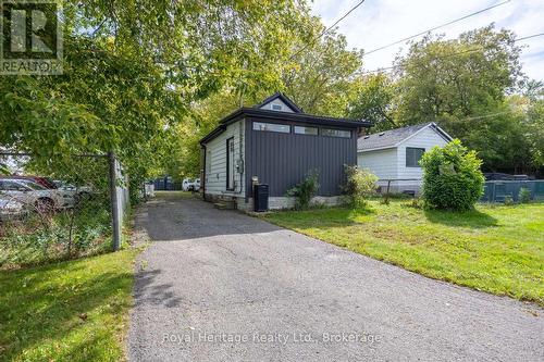 203 VALENCIA ROAD  Oshawa (Lakeview), ON L1J 1P2