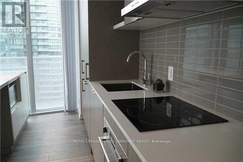4902 - 100 HARBOUR STREET , Toronto, Ontario M5J 2T5 2