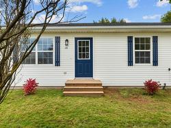 16 Kingston Road Cornwall, PE C0A 1H8