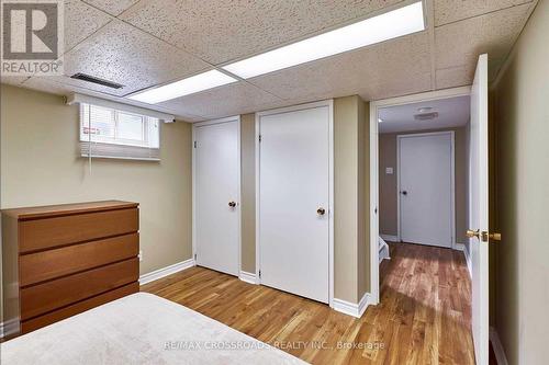 56 HARRIS PARK DRIVE , Toronto, Ontario M1L 3A7 4