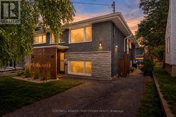 849 MAPLEWOOD AVENUE Ottawa, ON K2B 5V4