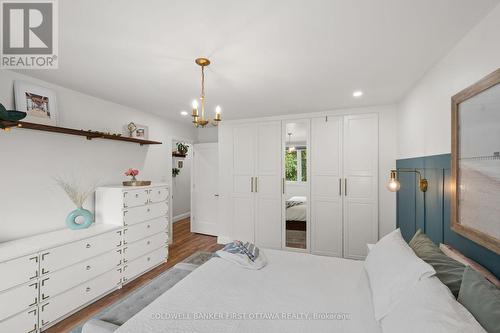 Wall to wall built in wardrobe closet space. - 849 Maplewood Avenue, Ottawa, ON 