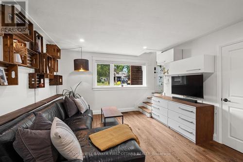 Built in shelving and additional storage closet. - 849 Maplewood Avenue, Ottawa, ON 