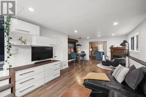 Pot lights above and open concept into dining area - 849 Maplewood Avenue, Ottawa, ON 