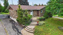 138 Boul. Je-Me-Souviens Laval (Sainte-Rose), QC H7L 1V4