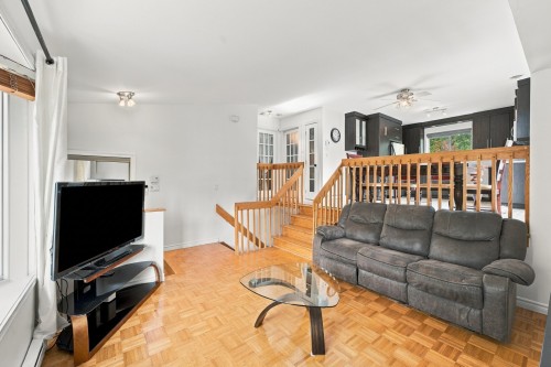 Salon - 1090 Rue Dussault, L'Assomption, QC 
