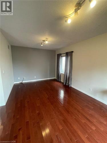 278 BRIARMEADOW Drive Unit# Upper , Kitchener, Ontario N2A 4H6 5