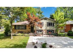 924 LYNDALE Crescent Sarnia, ON N7S 3C9