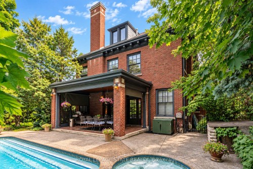 5 Undercliffe Avenue, Hamilton, ON 