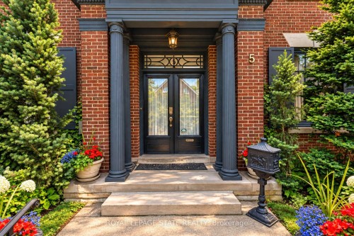 5 Undercliffe Avenue, Hamilton, ON 