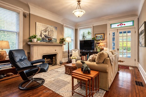 5 Undercliffe Avenue, Hamilton, ON 