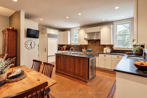5 Undercliffe Avenue, Hamilton, ON 